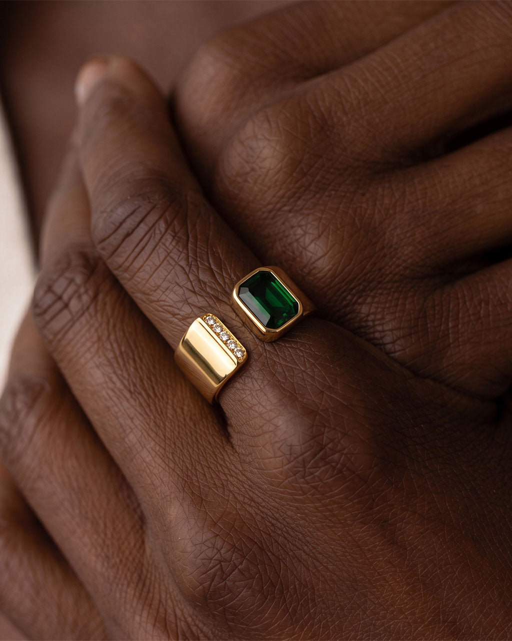 Bezel Emerald Pavé Stone Open Wide Waterproof Gold Ring
