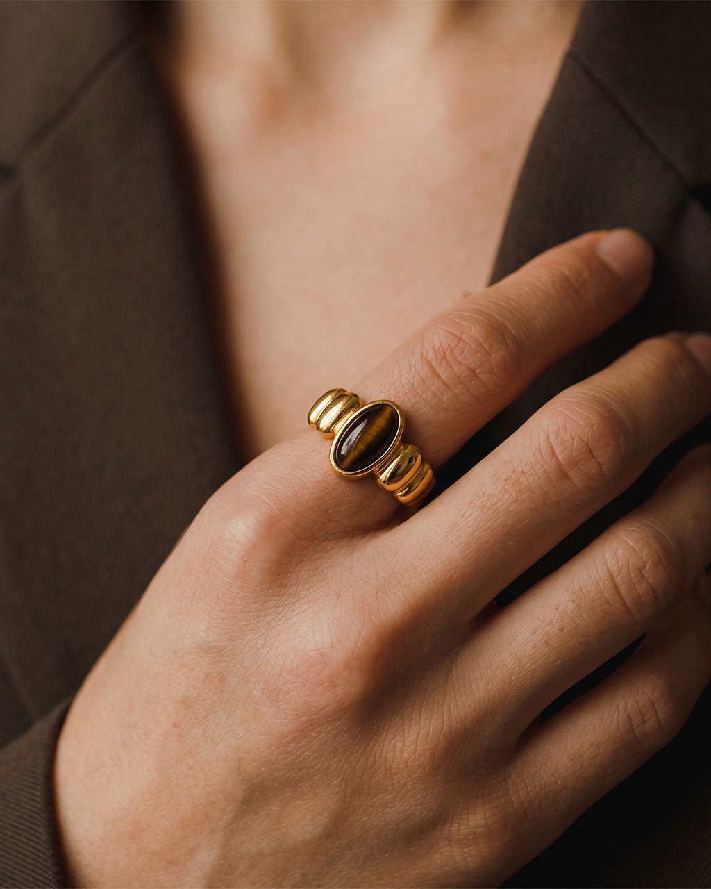 Bezel Oval Cabochon Ripple Band Waterproof Gold Ring