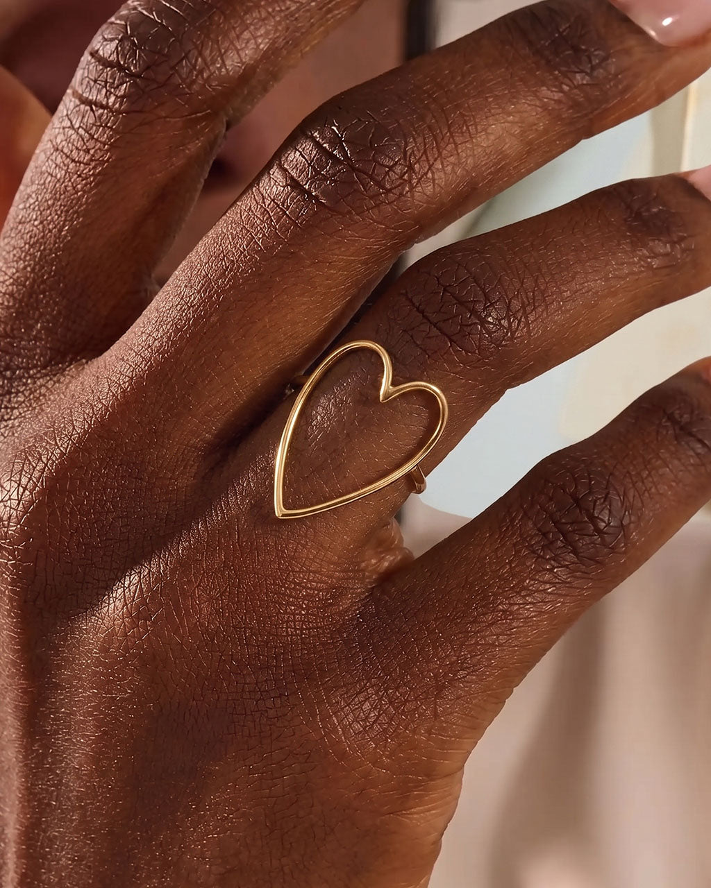 Distinctive Chunky Heart Line Waterproof Gold Ring