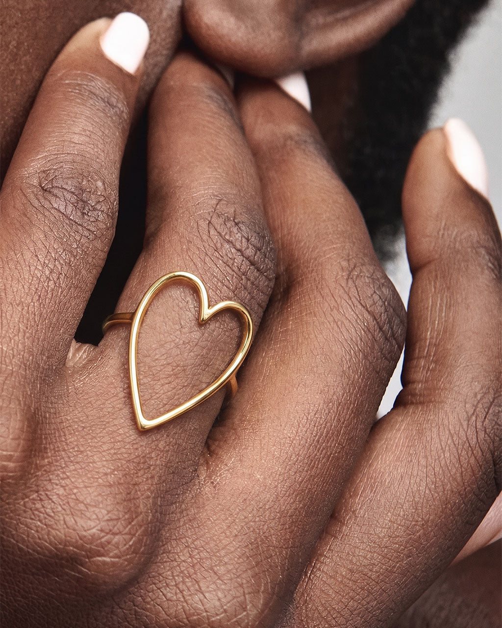 Distinctive Chunky Heart Line Waterproof Gold Ring
