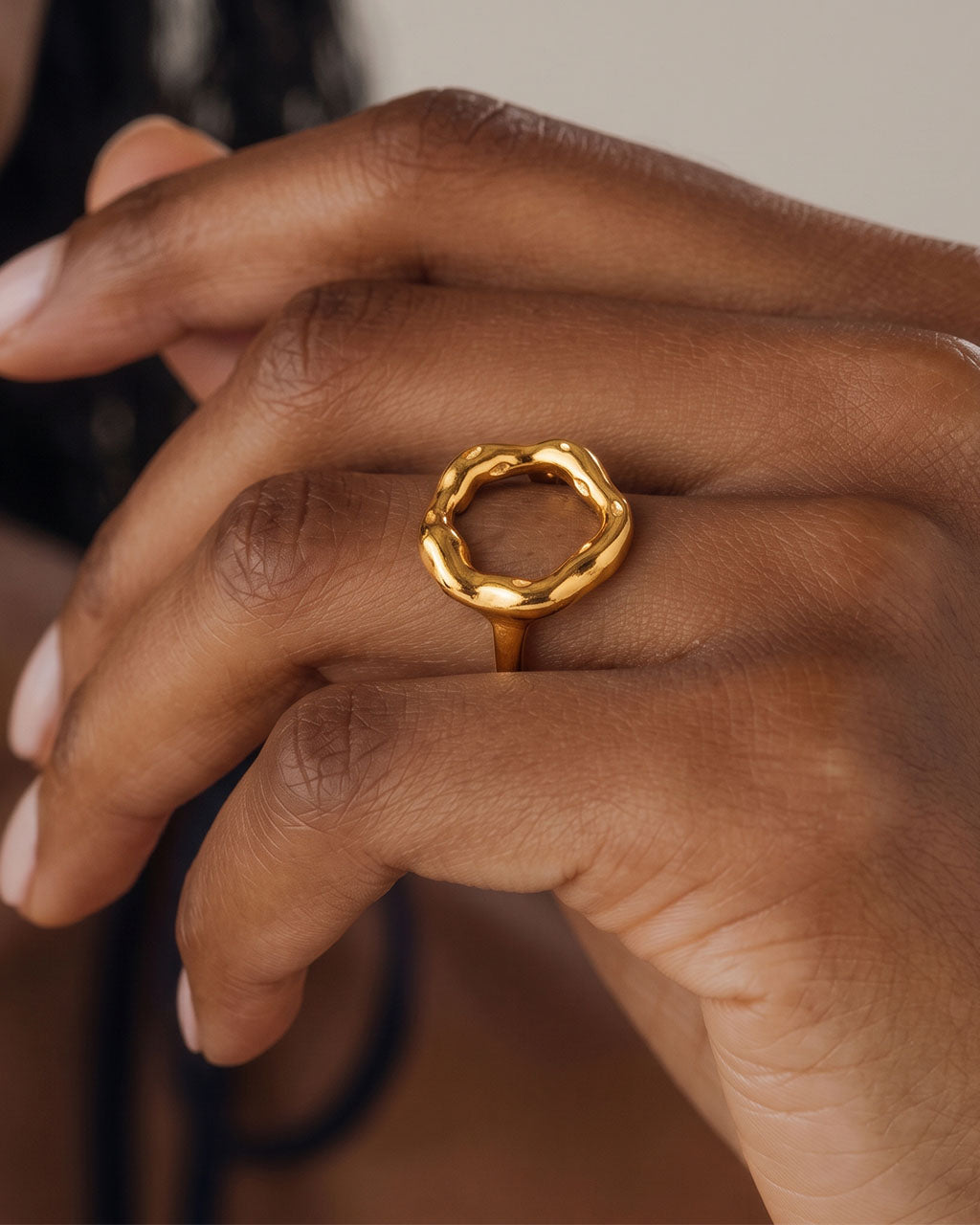 Distinctive Molten Circle Open Waterproof Gold Ring