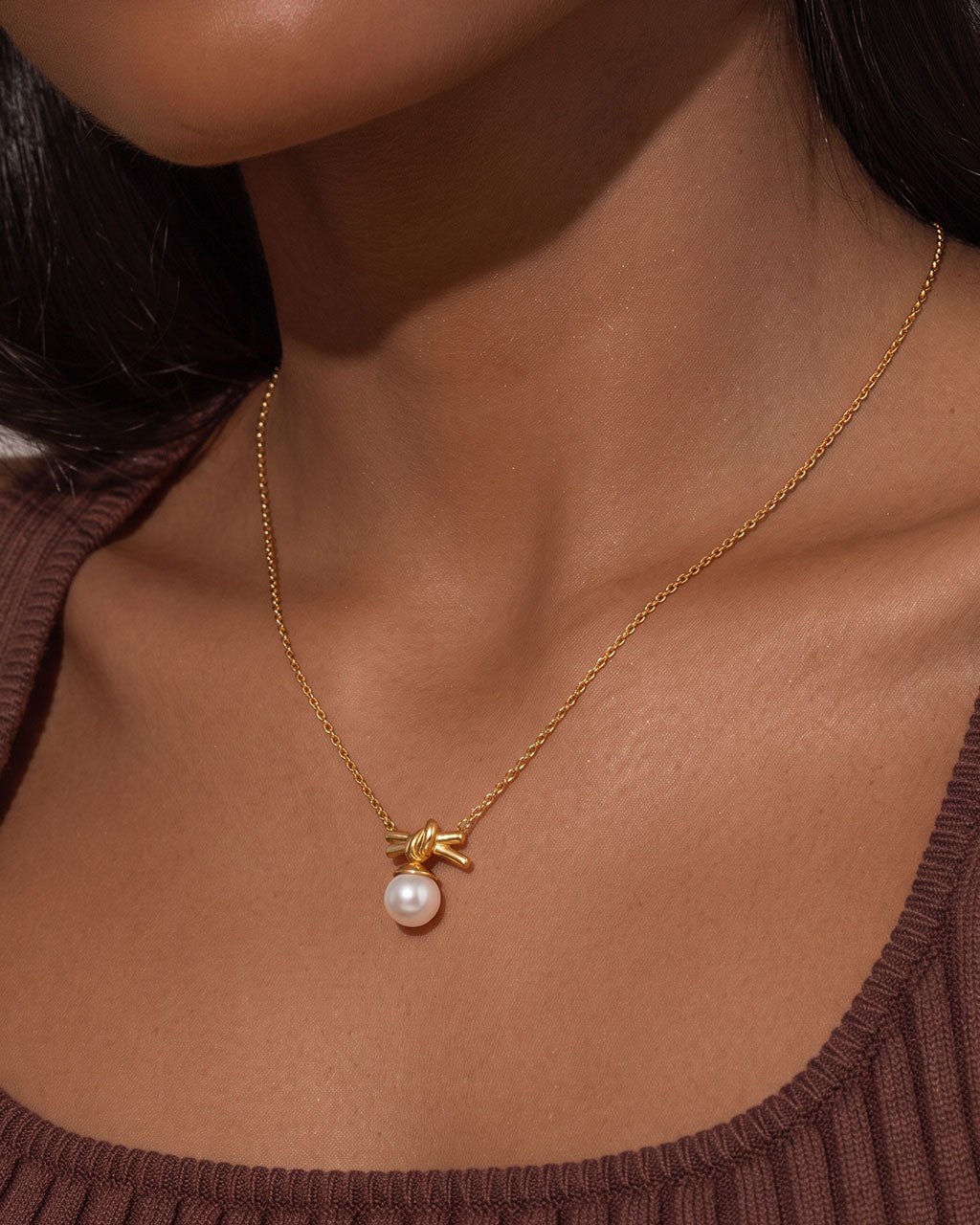 Elegant Knot Pearl Pendant Waterproof Gold Necklace