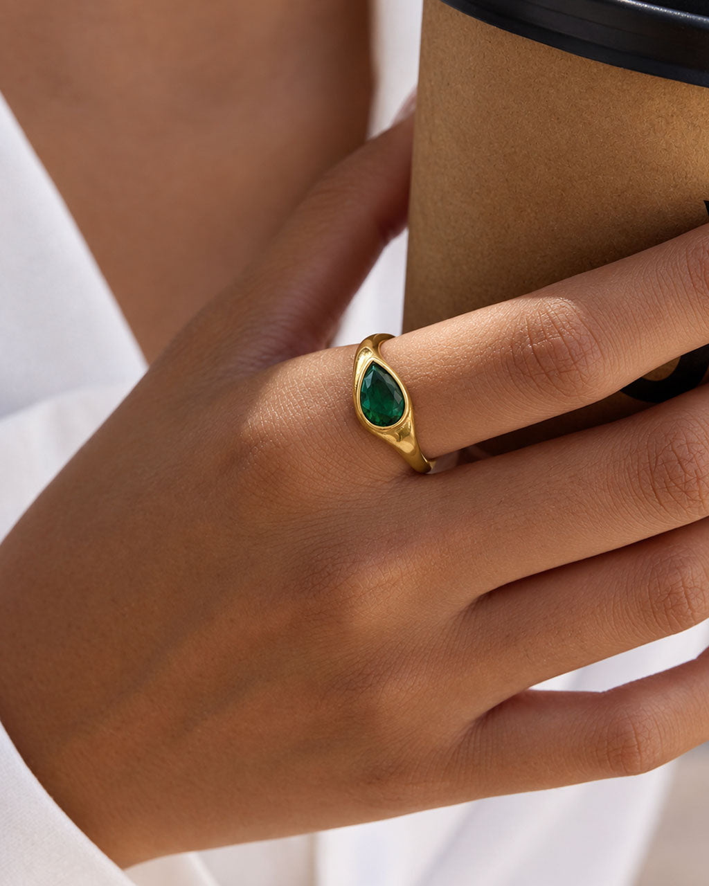Emerald Green Pear Cut Solitaire Waterproof Gold Ring