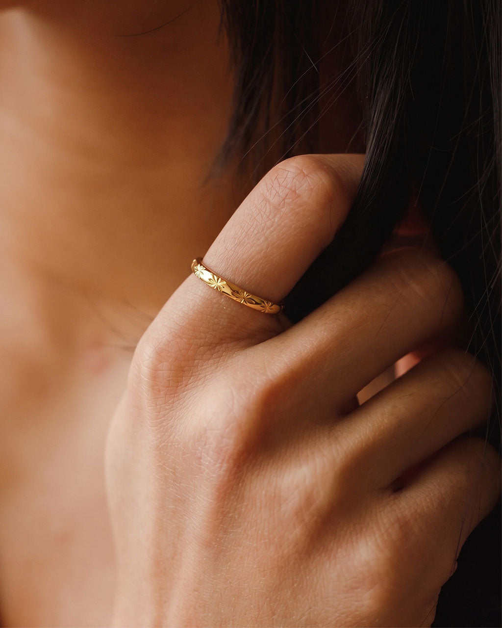 Engraved Starburst Slim Band Waterproof Gold Ring