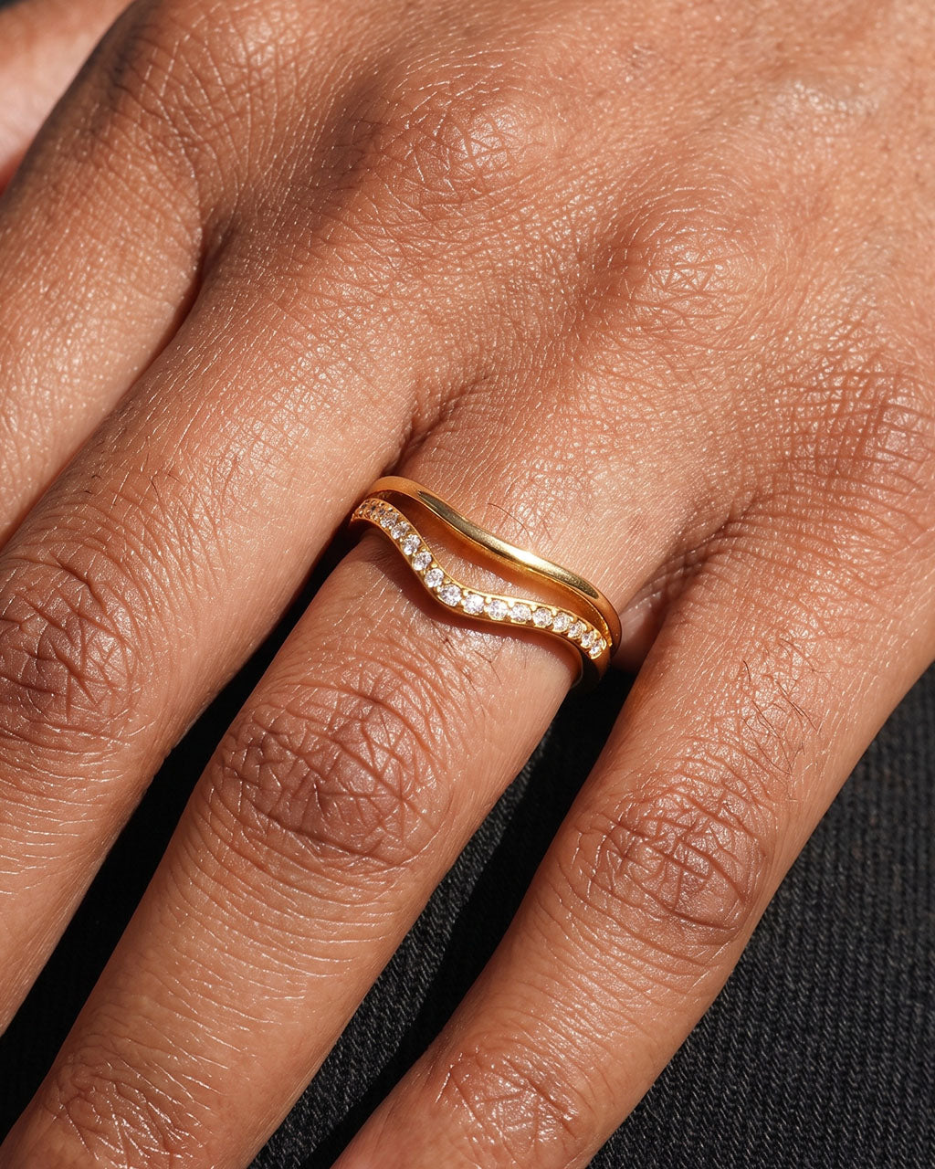 Illusion Pavé Double Curved Band Waterproof Gold Ring