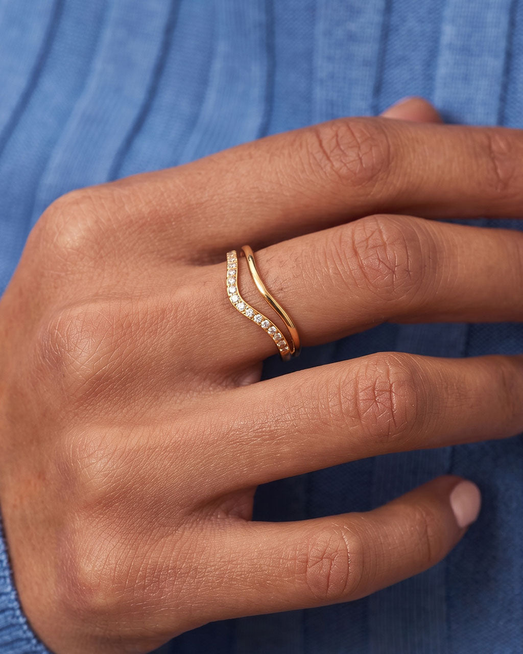 Illusion Pavé Double Curved Band Waterproof Gold Ring