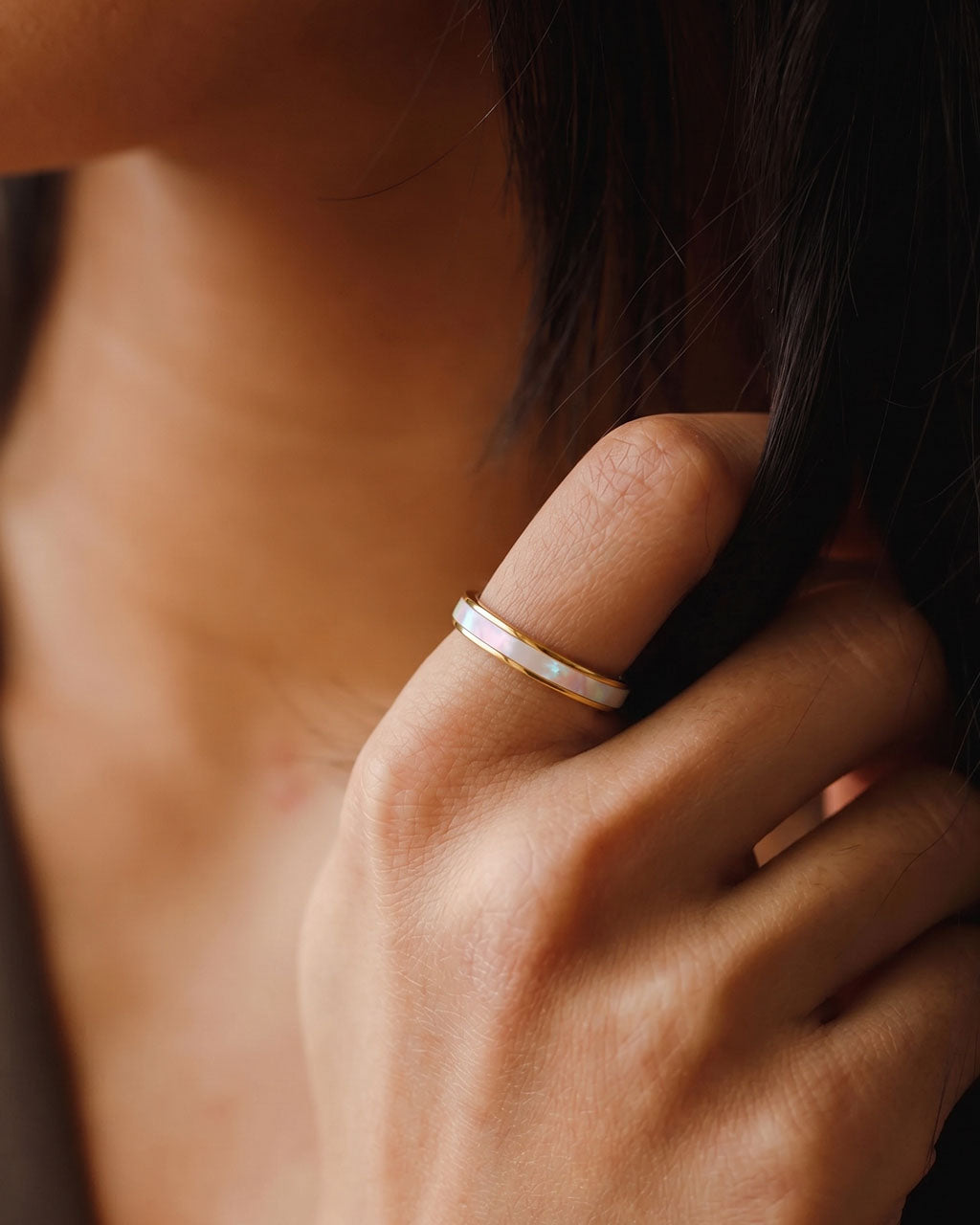 Iridescent Mother of Pearl Inlay Waterproof Gold Ring