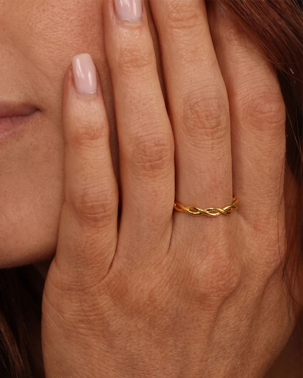 Lucky Twisted Rope Infinity Band Waterproof Gold Ring