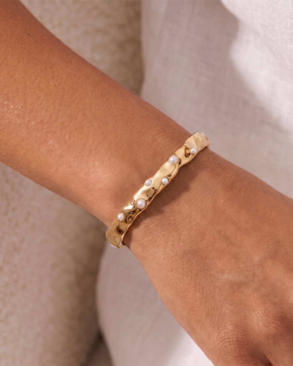 Luminous Scattered Pearl Cuff Waterproof Gold Bangle