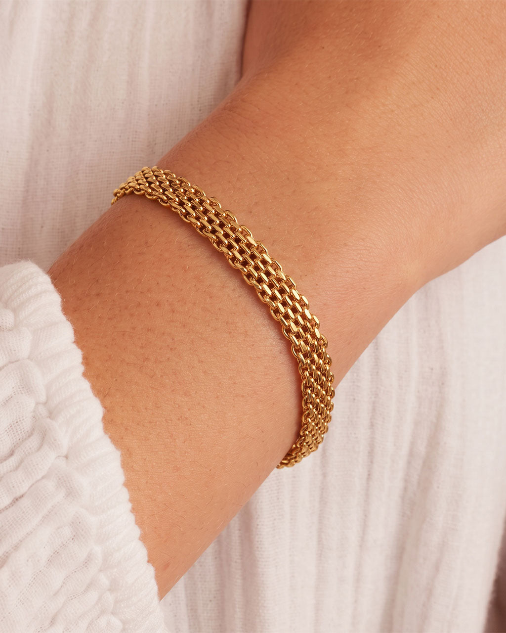 Luxurious Wide Mesh Chain Waterproof Gold Bracelet