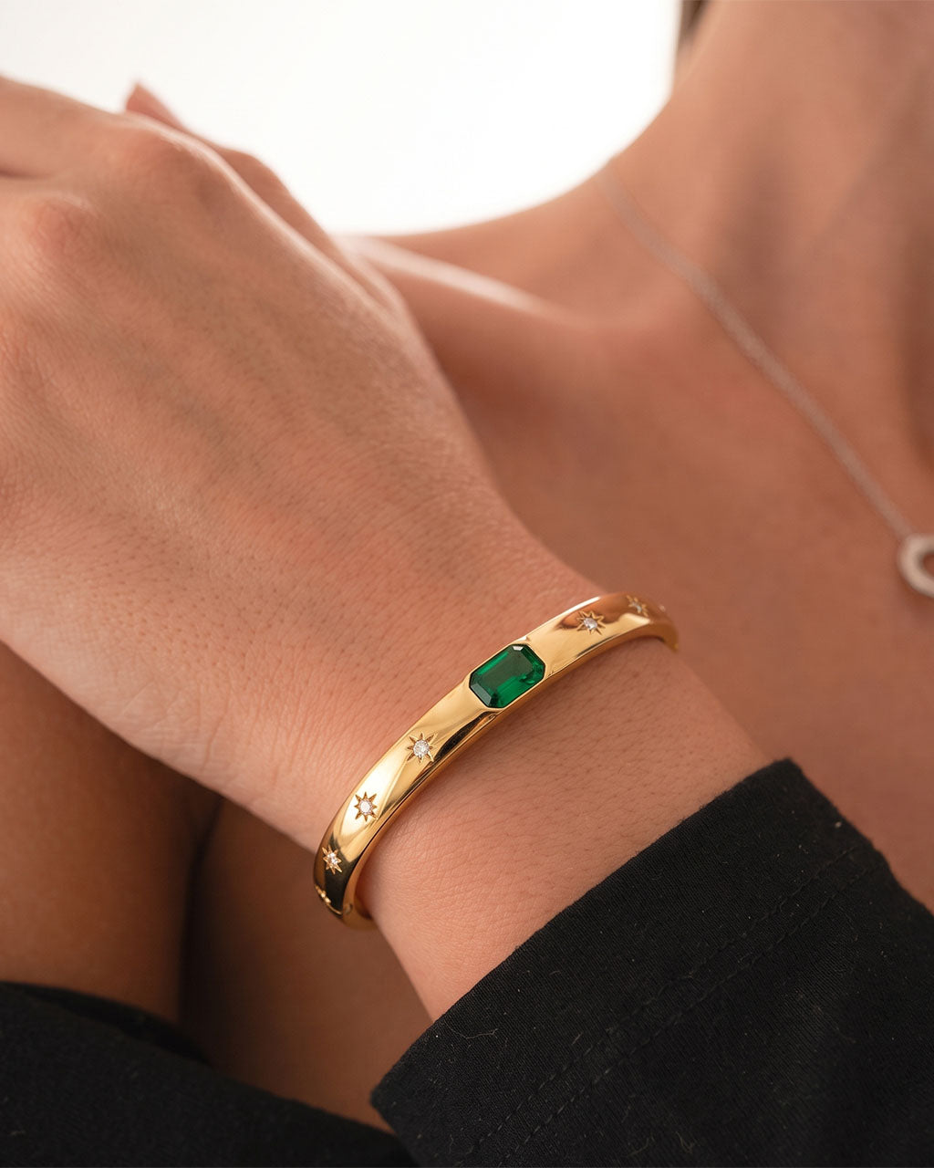 Luxury North Star Emerald Stone Waterproof Gold Bangle