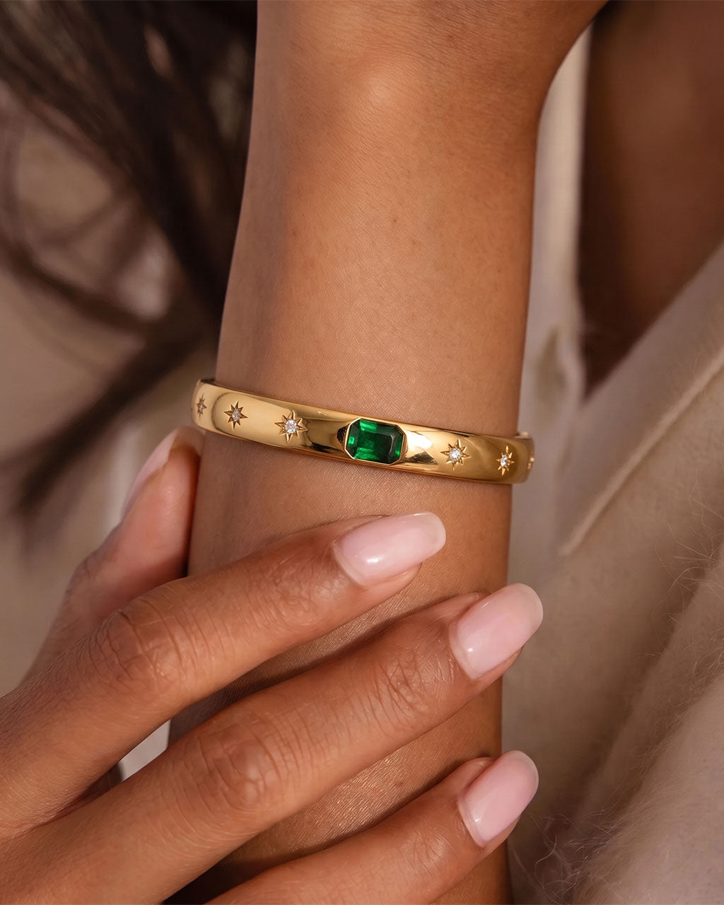 Luxury North Star Emerald Stone Waterproof Gold Bangle