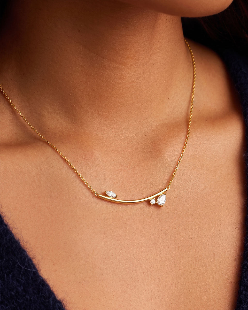 Luxury Three Stone Curved Bar Waterproof Gold Necklace