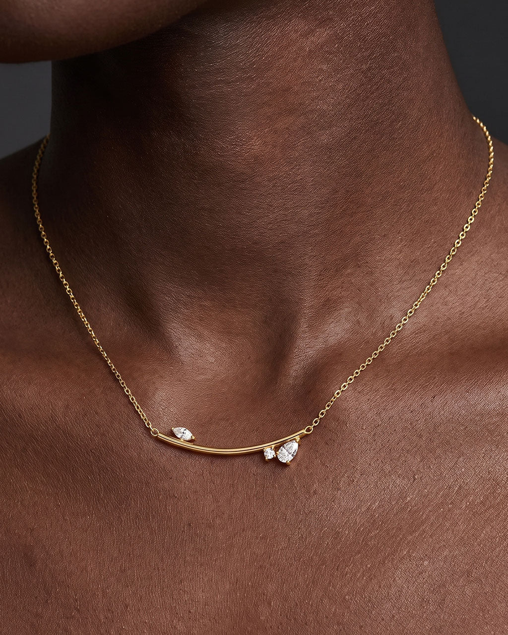 Luxury Three Stone Curved Bar Waterproof Gold Necklace