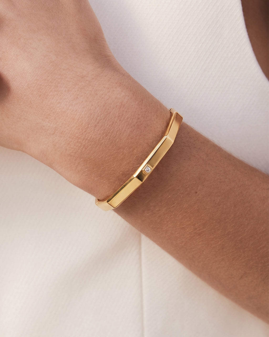Minimalist Angular Solitaire Waterproof Gold Bangle