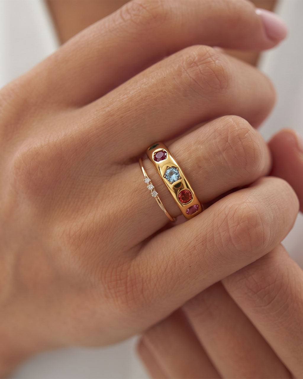 Mixed Cut Color Stone Slim Band Waterproof Gold Ring