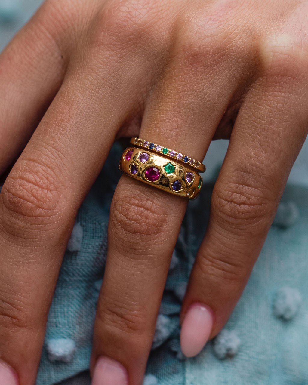 Mixed Cut Color Stone Wide Band Waterproof Gold Ring