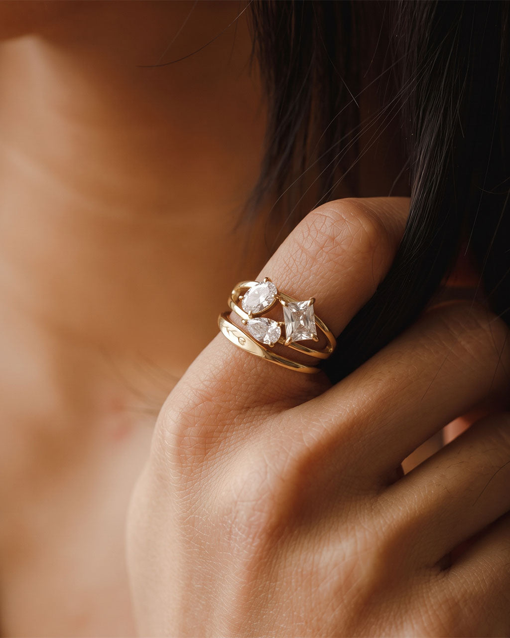 Mixed Cut Three Stone Split Shank Waterproof Gold Ring
