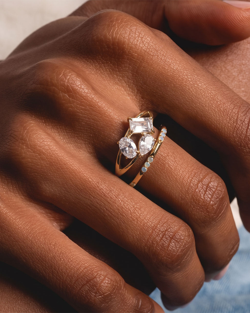 Mixed Cut Three Stone Split Shank Waterproof Gold Ring