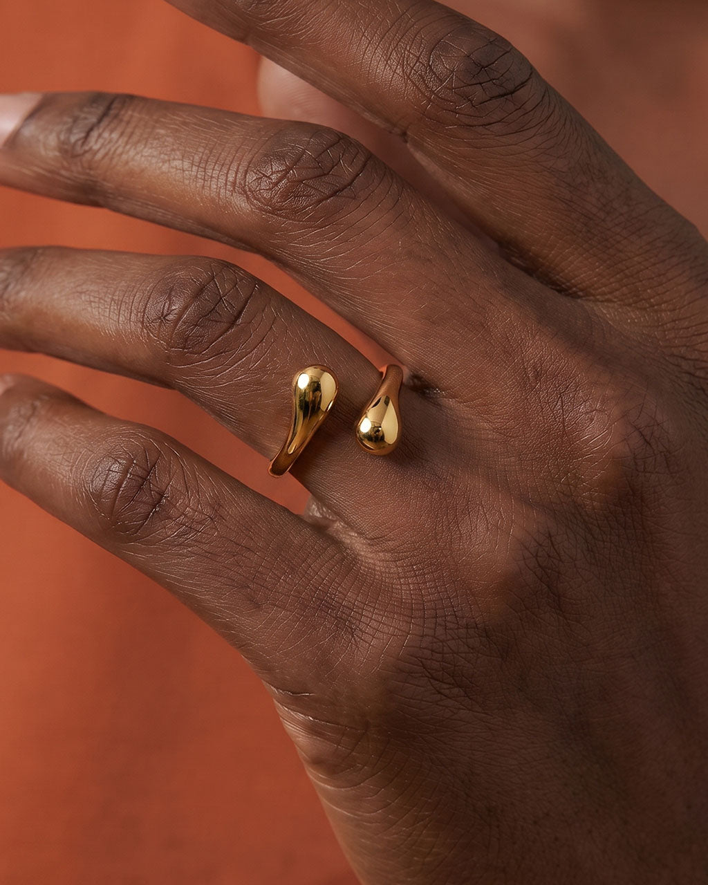 Modern Polished Teardrop Bypass Waterproof Gold Ring