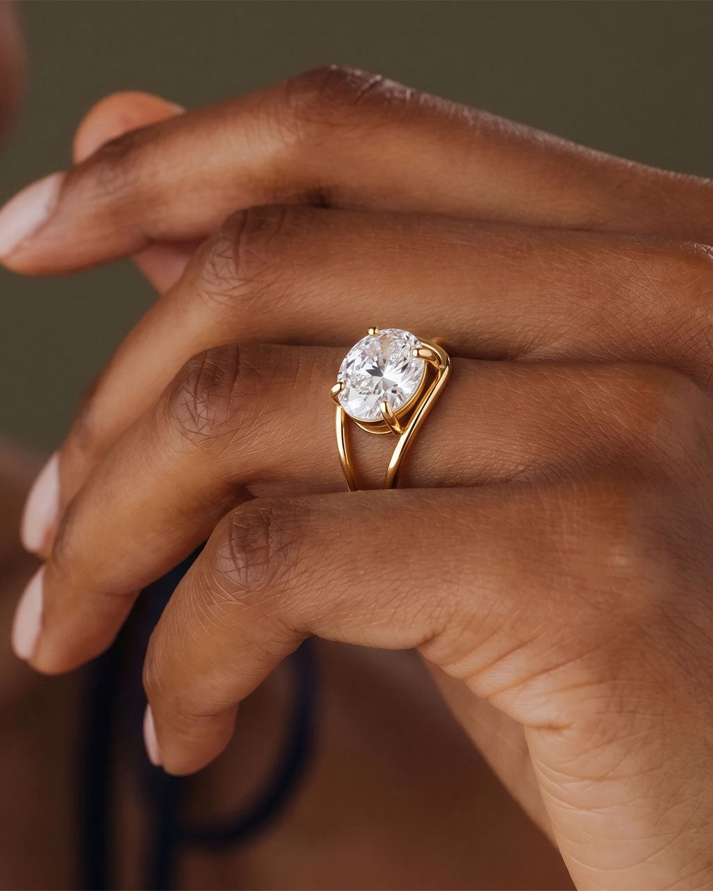 Oval Simulated Diamond Split Band Waterproof Gold Ring