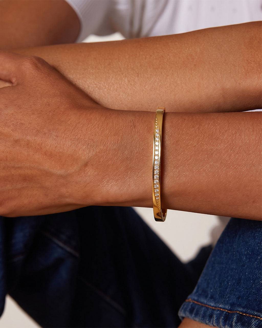 Pavé Simulated Diamond Bar Waterproof Gold Bangle
