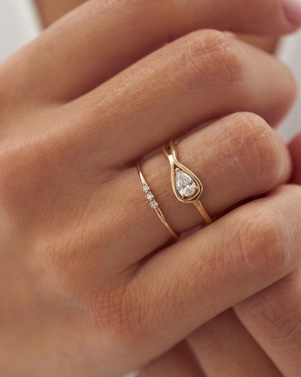 Pear Cut Solitaire Split Shank Waterproof Gold Ring