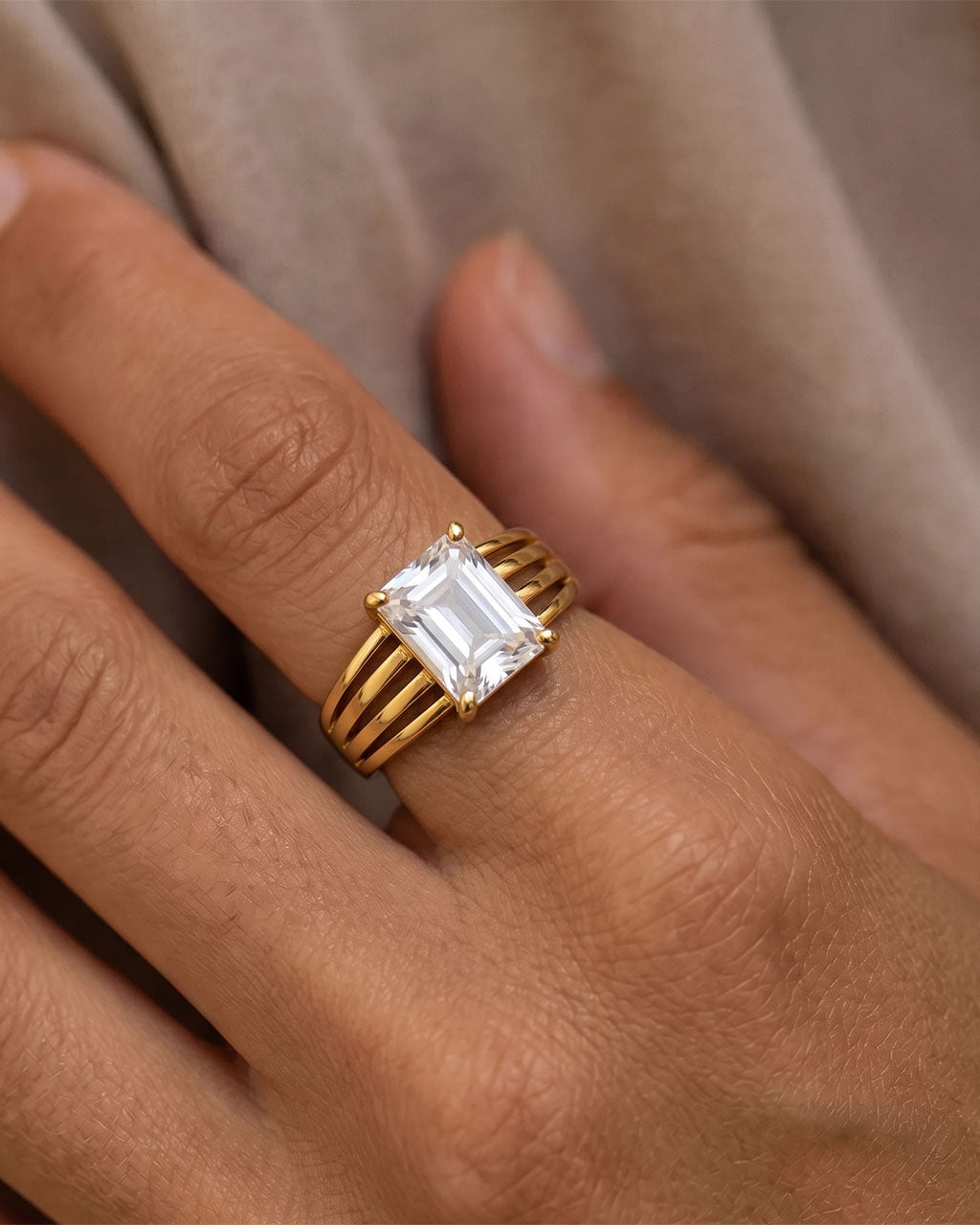 Princess Cut Solitaire Split Shank Waterproof Gold Ring