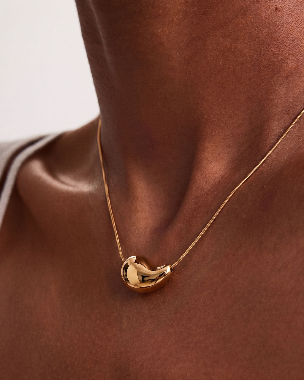 Sideways Teardrop Pendant Waterproof Gold Necklace
