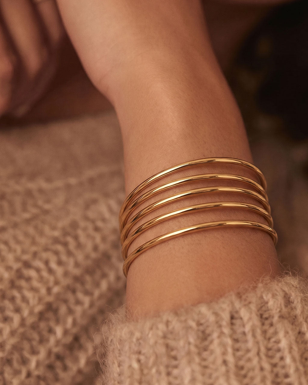 Slim Stacking Polished Tube Waterproof Gold Bangle Set