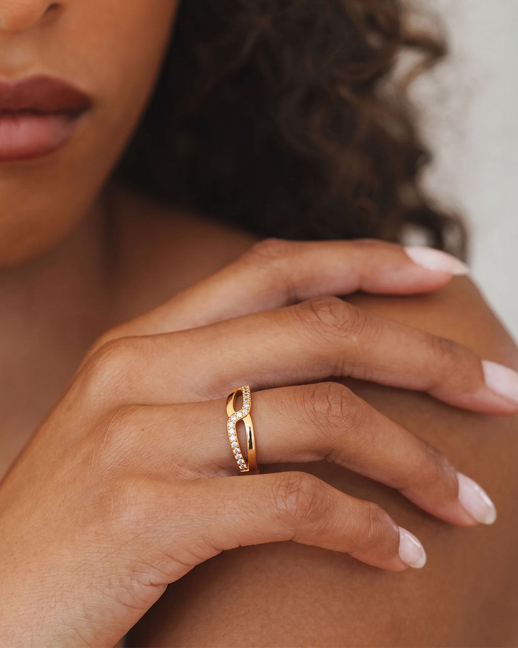 Sparkly Crossover Pavé Band Waterproof Gold Ring