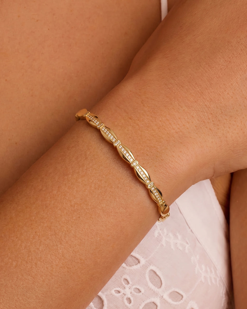 Sparkly Pavé Wavy Edge Oval Waterproof Gold Bangle