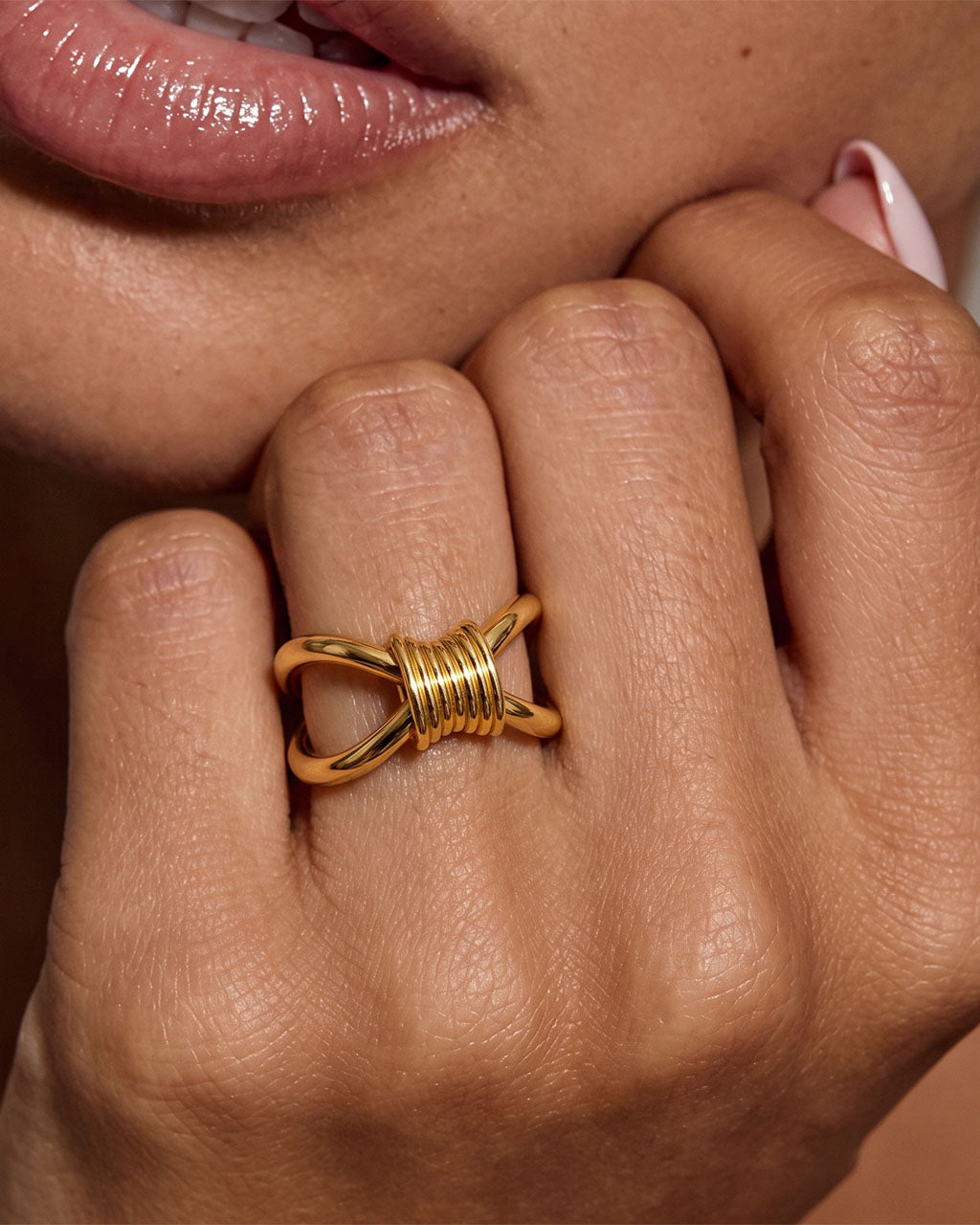 Stylish Knotted Crossover Loop Waterproof Gold Ring