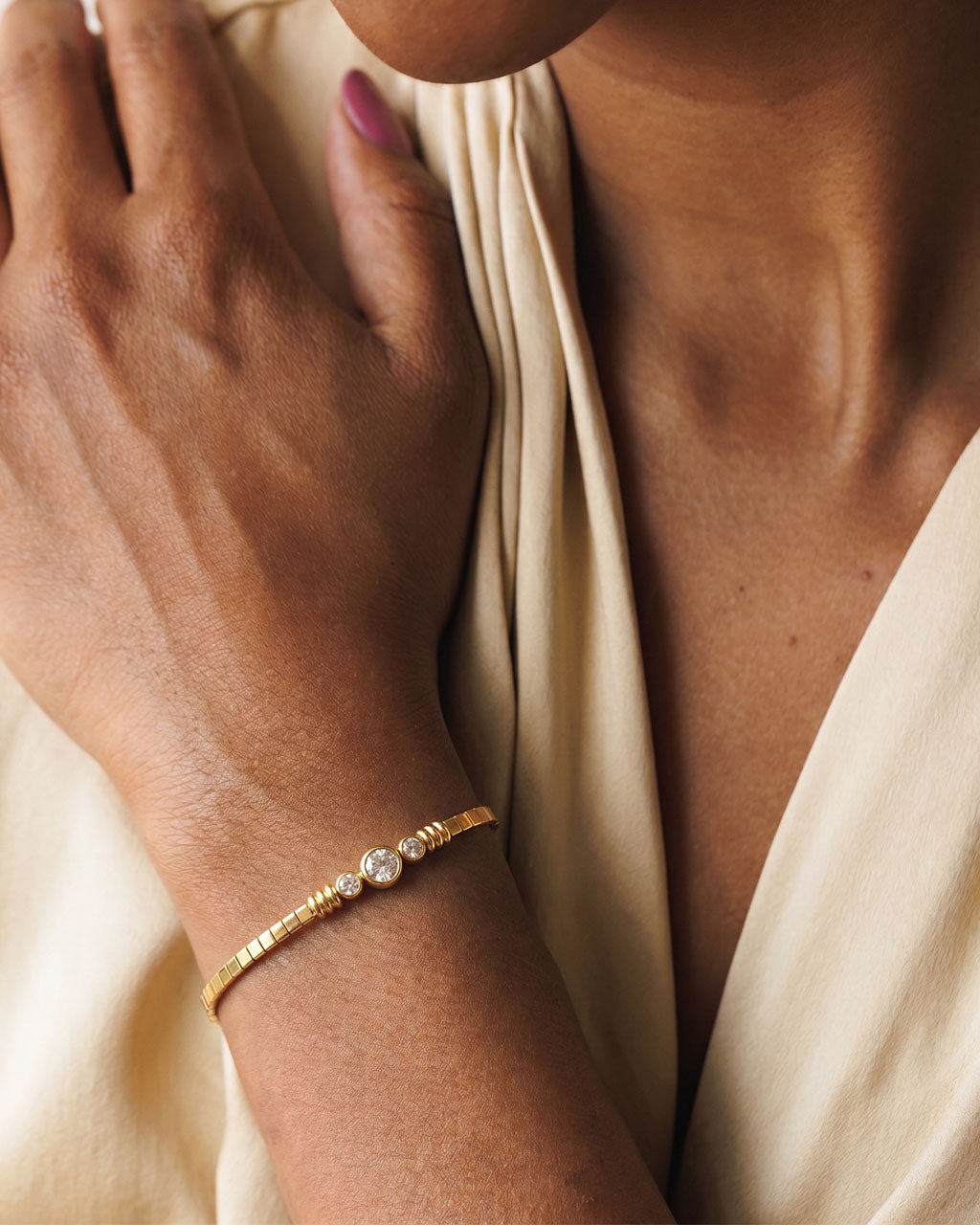 Three Stone Herringbone Chain Waterproof Gold Bracelet