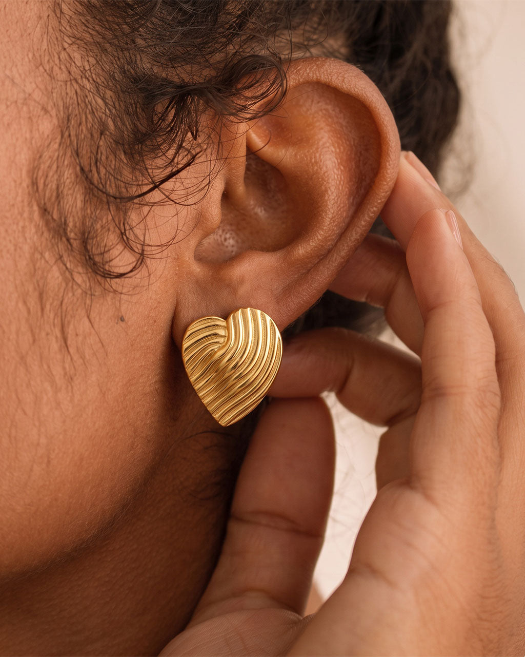 Unique Ripple Heart Stud Waterproof Gold Earrings