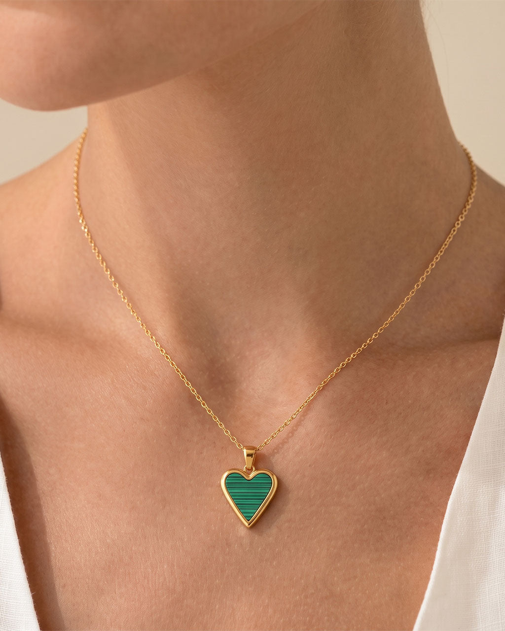 Vintage Bezel Heart Pendant Waterproof Gold Necklace