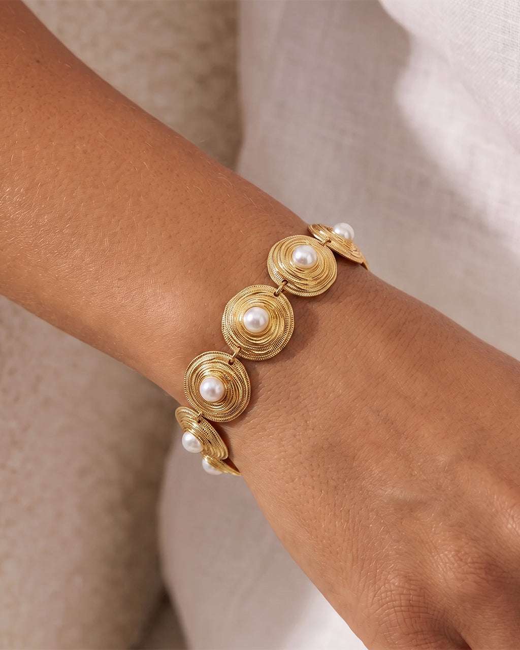 Vintage Pearl Ripple Disc Waterproof Gold Bracelet