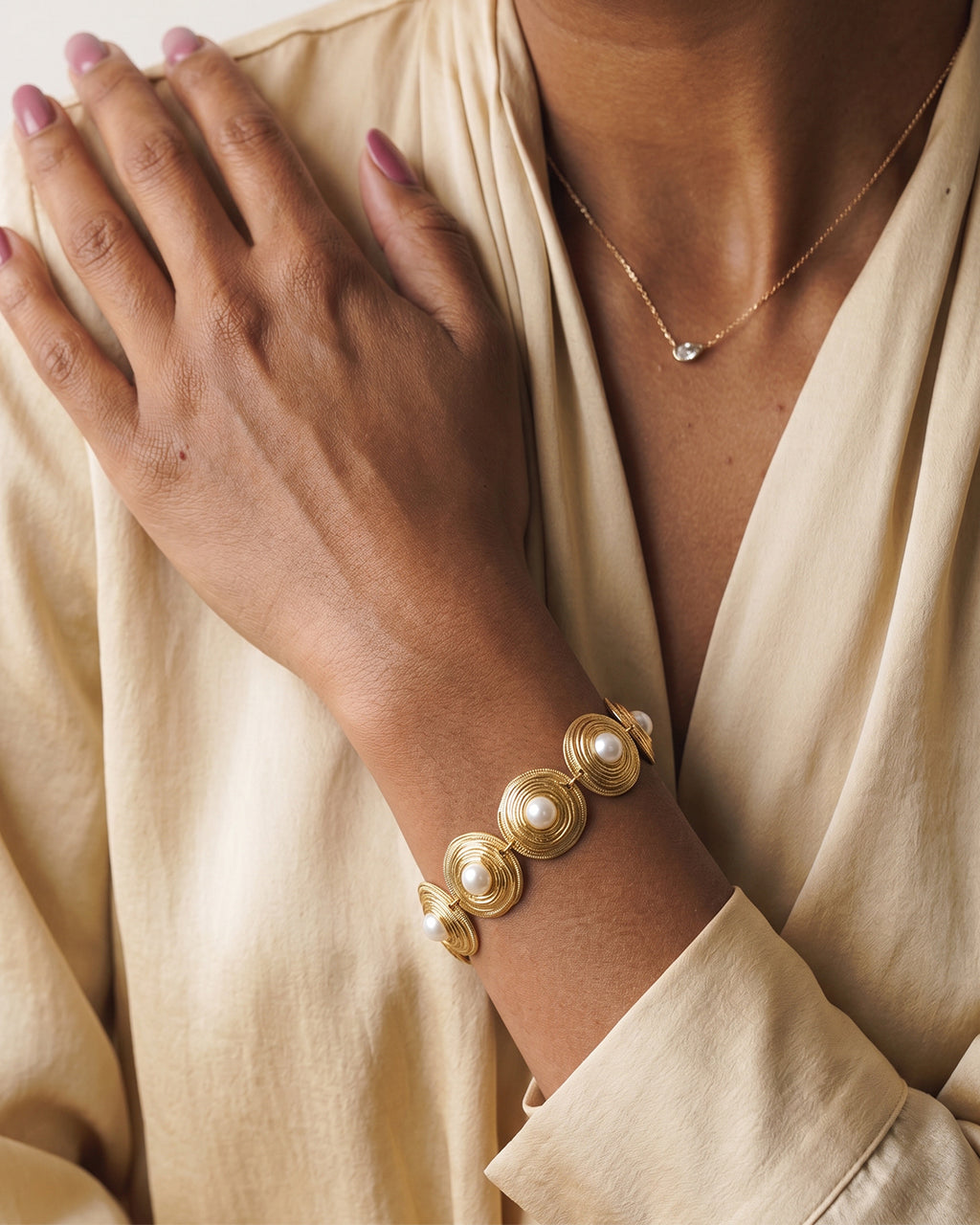 Vintage Pearl Ripple Disc Waterproof Gold Bracelet