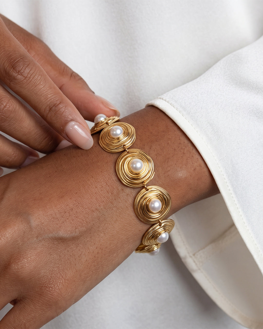 Vintage Pearl Ripple Disc Waterproof Gold Bracelet