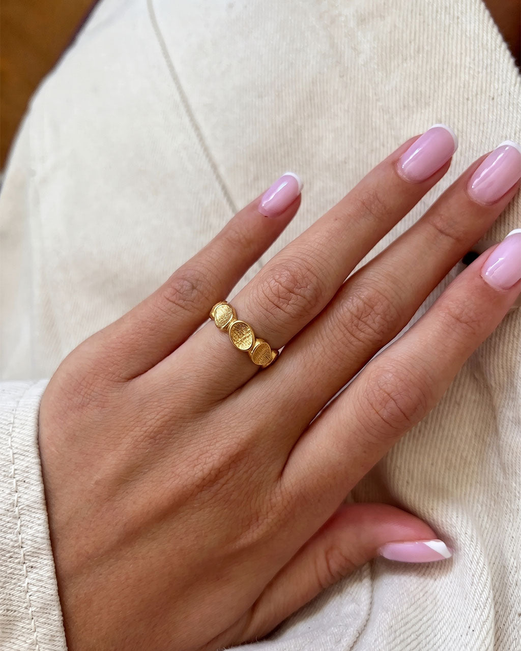 Vintage Textured Pebble Band Waterproof Gold Ring