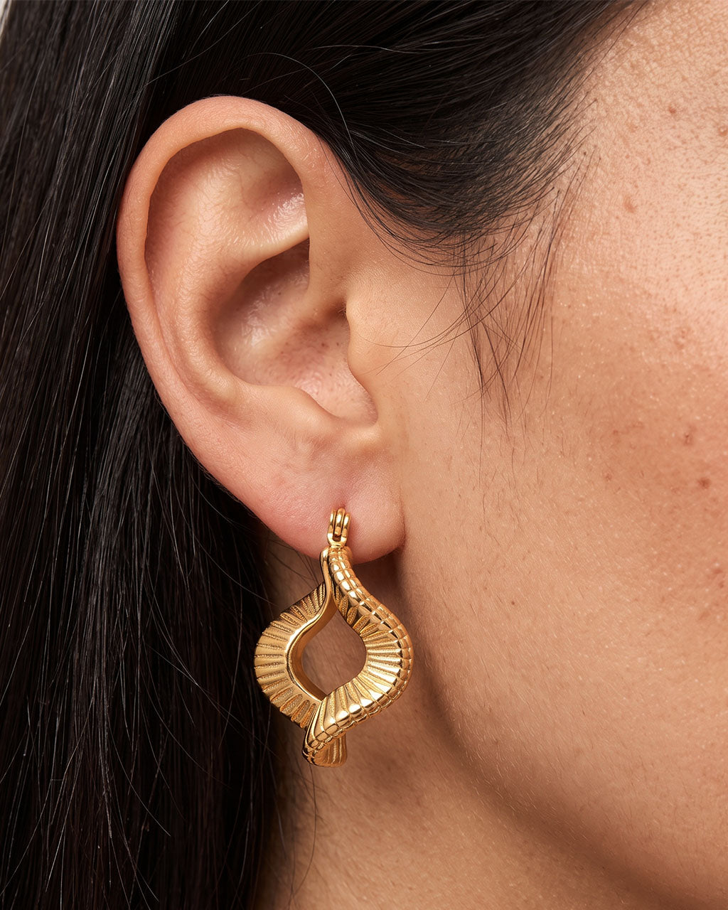 Vintage Twisted Ribbed Hoop Waterproof Gold Earrings